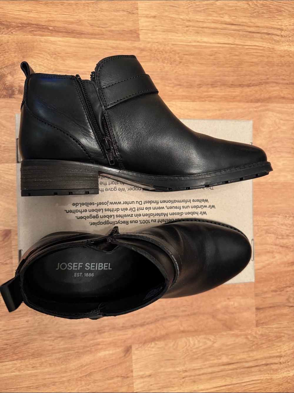 New Josef Seibel woman’s Black Leather Chukka Boots 39 or 8.5